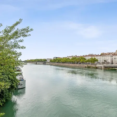 Modern Two Steps Away From The Rhone - Welkeys